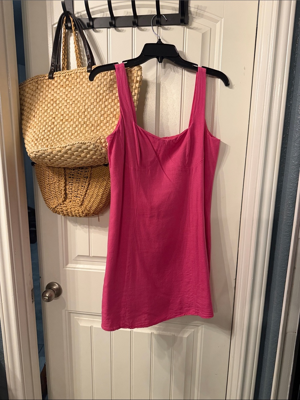 GBG Los Angeles Bright Pink Sleeveless Mini Dress